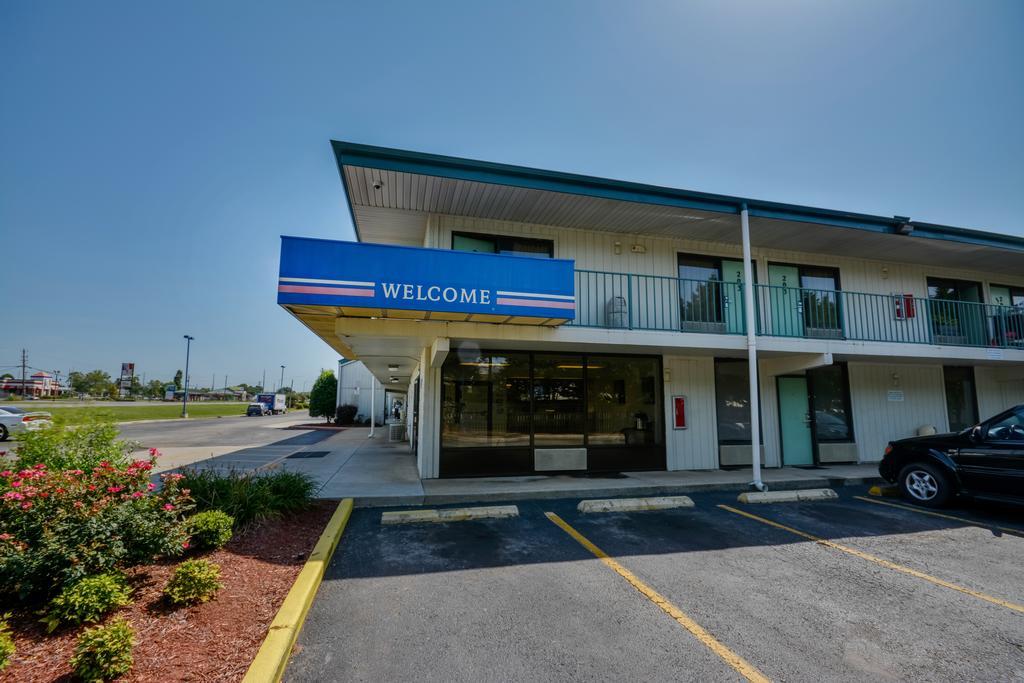 Motel 6 Huntsville - Madison Buitenkant foto