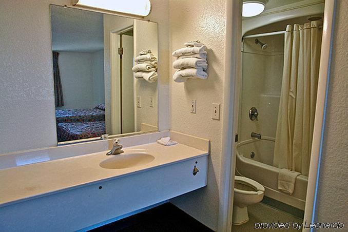 Motel 6 Huntsville - Madison Buitenkant foto