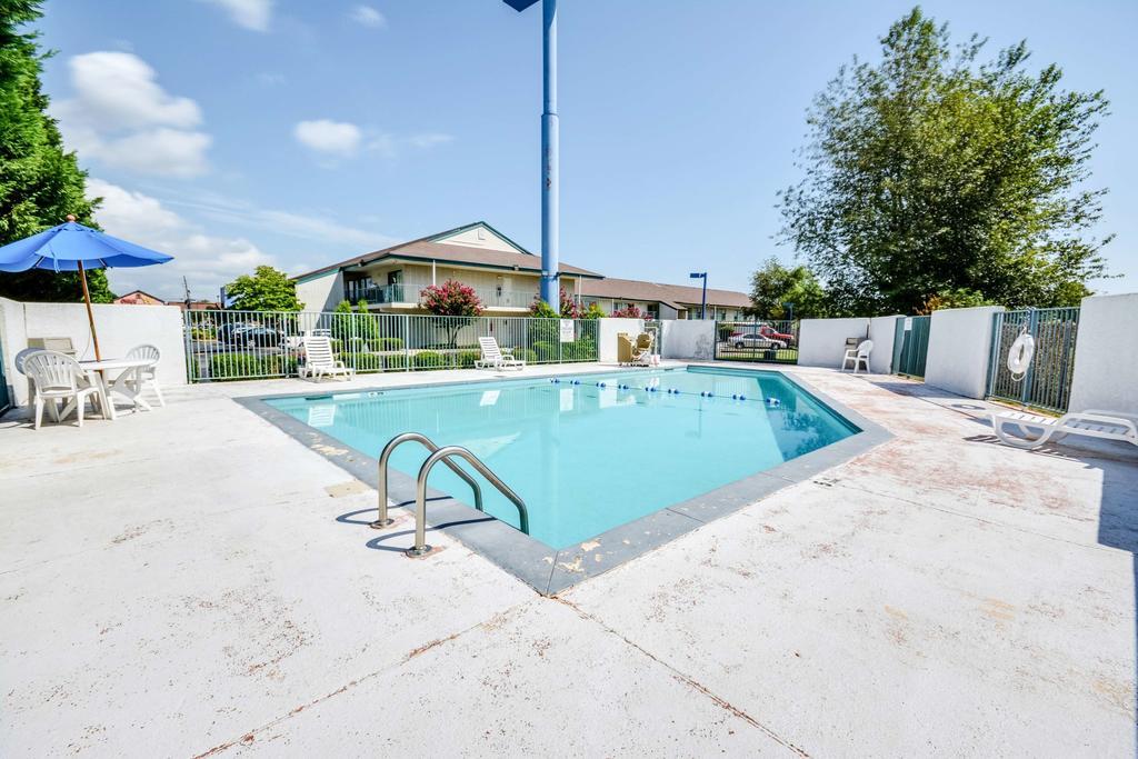 Motel 6 Huntsville - Madison Buitenkant foto