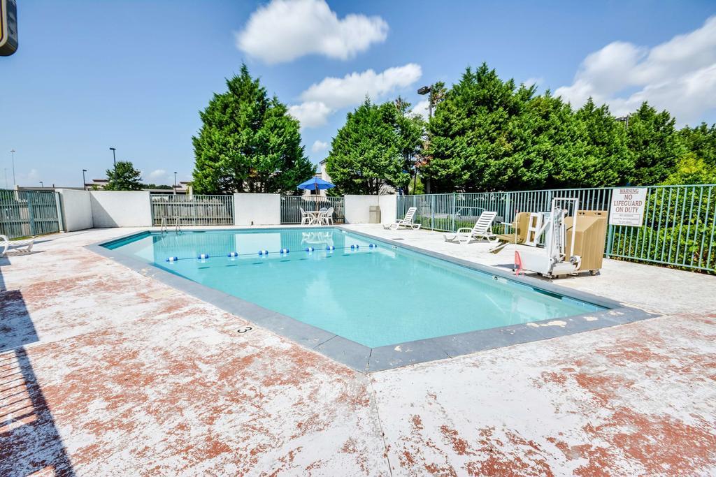 Motel 6 Huntsville - Madison Buitenkant foto
