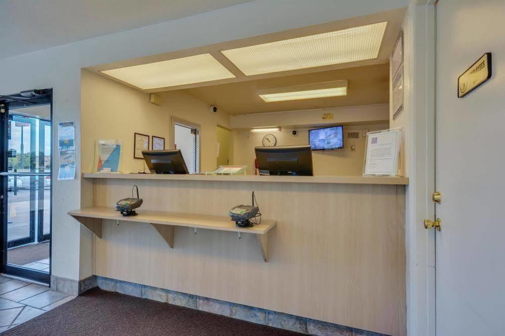 Motel 6 Huntsville - Madison Buitenkant foto